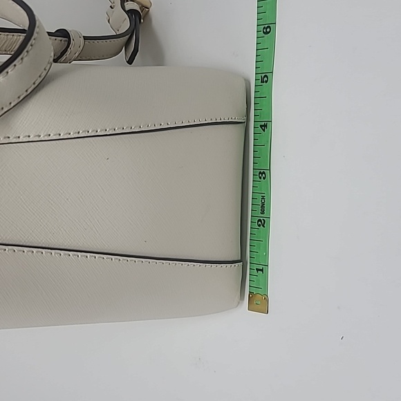 MICHAEL KORS Purse Cream Textured Leather Shoulder Bag with Gold Hardware - Picture 5 of 12